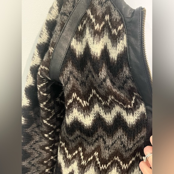 Michael Rodriguez knit chevron jacket with leather details. Size small. Vintage - Picture 4 of 5